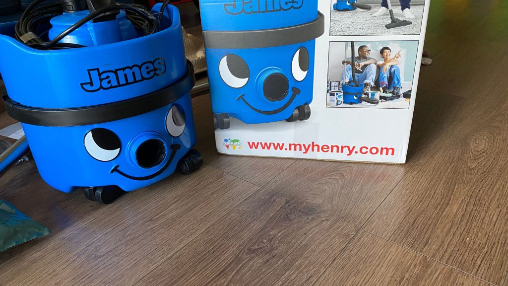 Is a vacuum cleaner a good gift? James Henry hoover vacuum cleaner unboxing